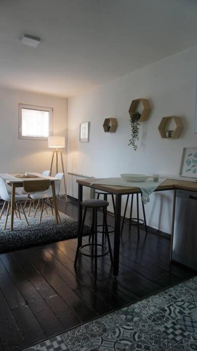 Cosy Apartment In The Heart Of Skopje Exterior foto