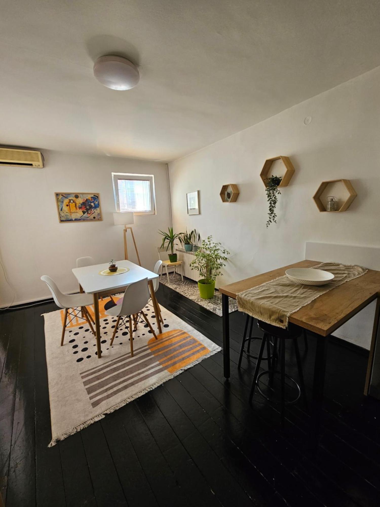 Cosy Apartment In The Heart Of Skopje Exterior foto